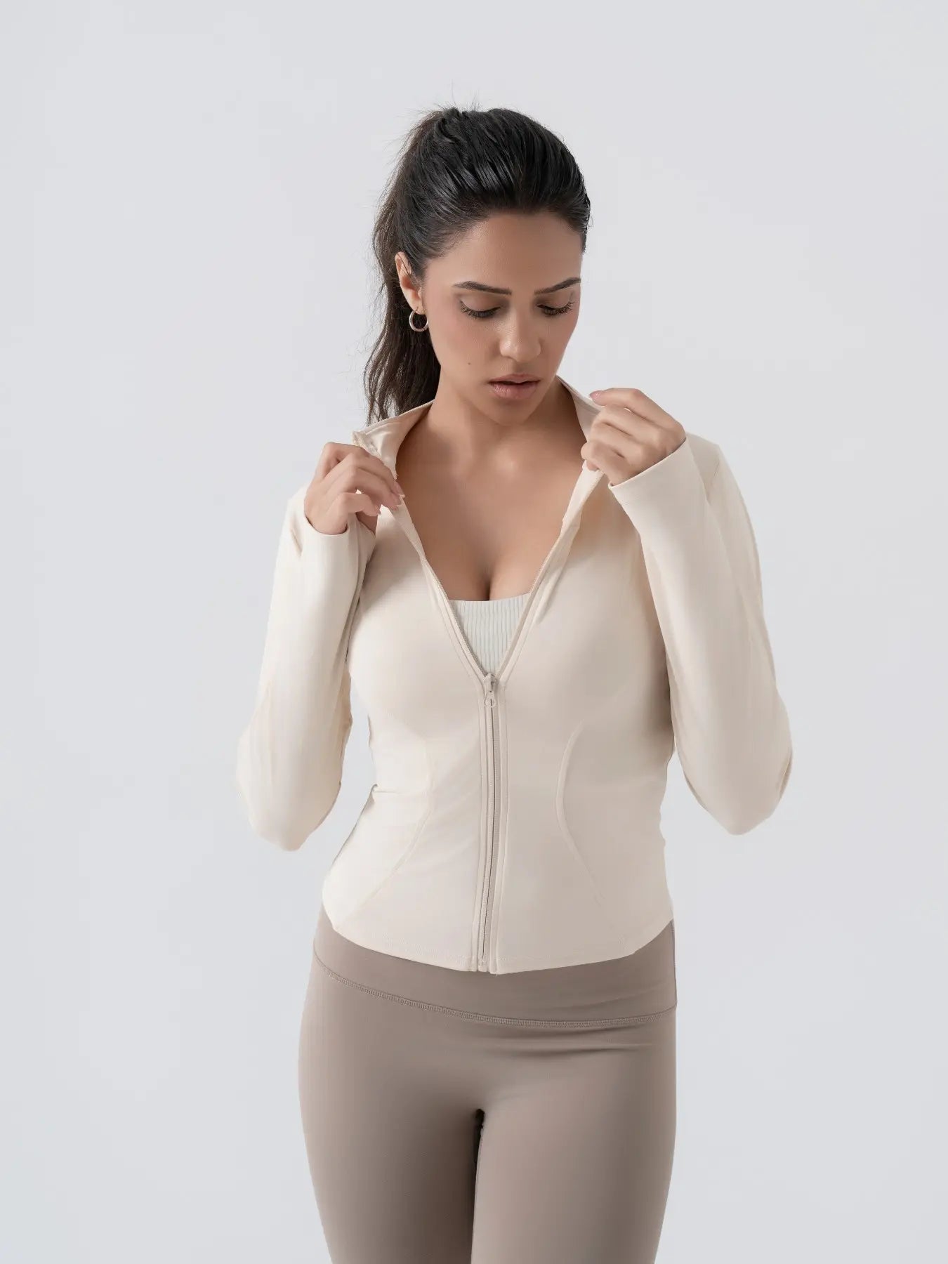 Women'S Lightweight Full Zip Long Sleeve Running Jacket, Workout Jackets, Slim Fit Yoga Sportswear, Thumbhole Jacket Design, Perfect for Fitness and Gym, Sporty Breathable Outerwear